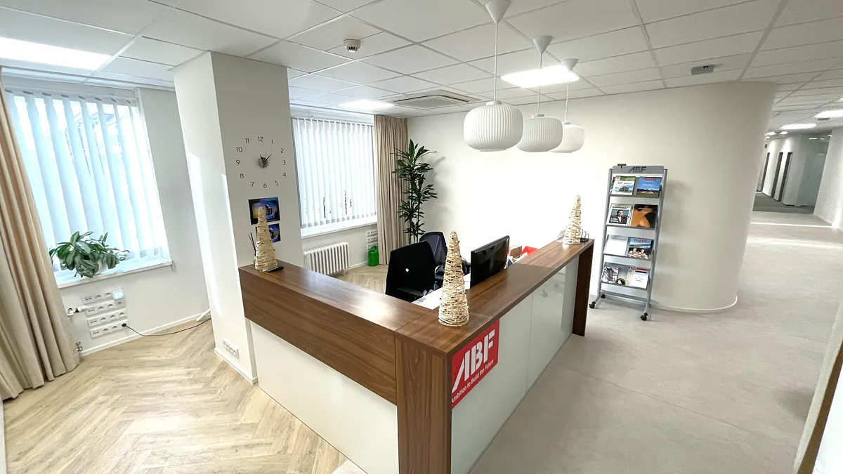 Pronájem kanceláře 1252 m²